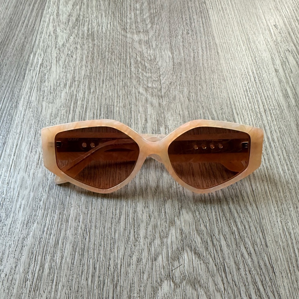 quay australia hot gossip pink peach geomtric retro cat eye sunglasses eyewear